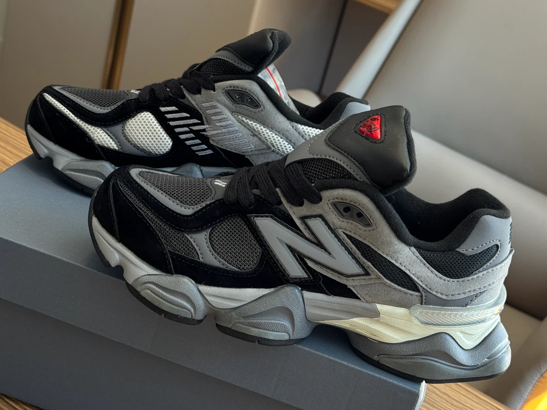 New Balance 9060 Baskets Noir et Gris - photo 4