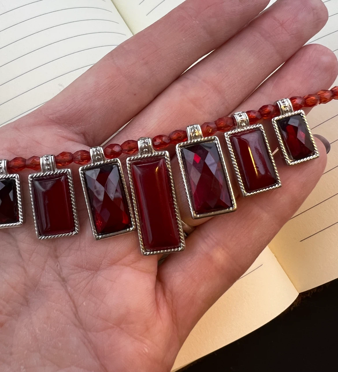Vintage-Style Statement Necklace - photo 5