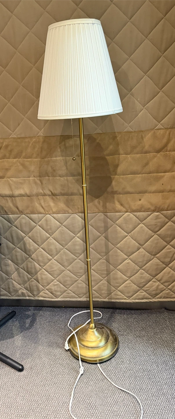 Brass finish floor lamp with white pleated shade - photo 3