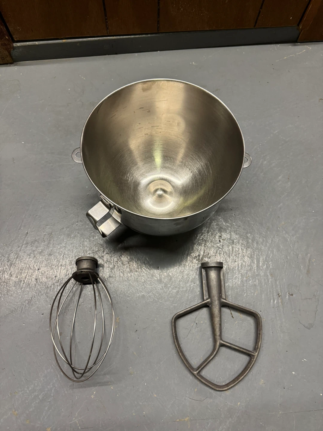 KitchenAid 5-Qt Mixer Bowl + Attachments - photo 3