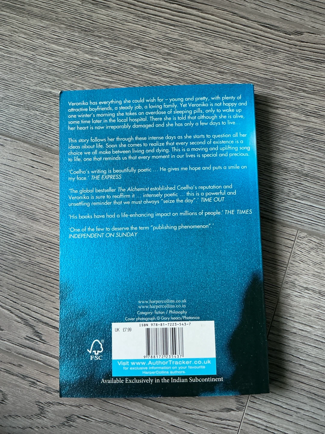 Veronika Decides to Die by Paulo Coelho Paperback Book - photo 2