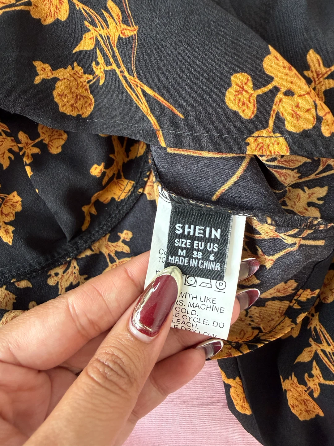 Black Floral Puff Sleeve Crop Top - photo 2