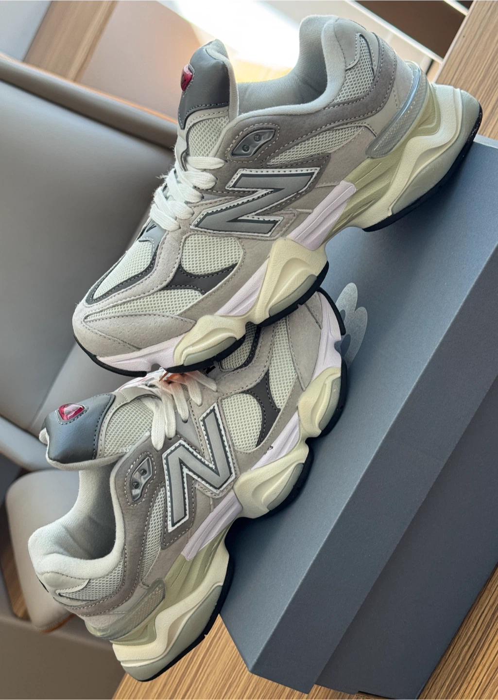 Bottes New Balance 9060 Gris - photo 3