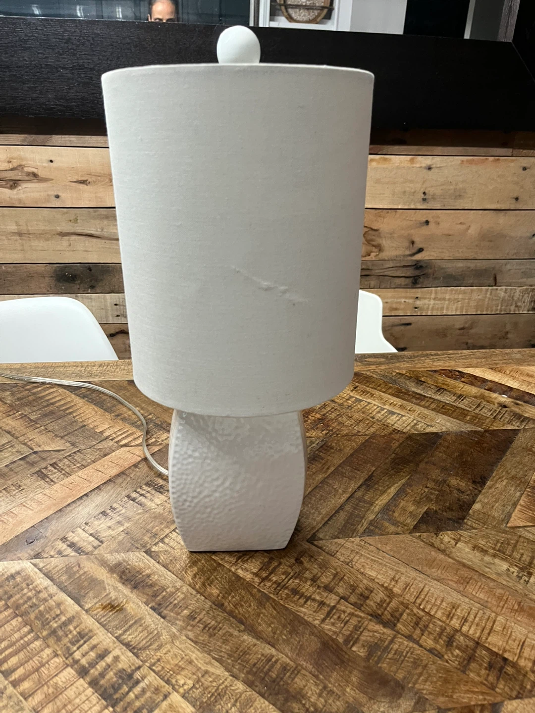 White ceramic table lamp