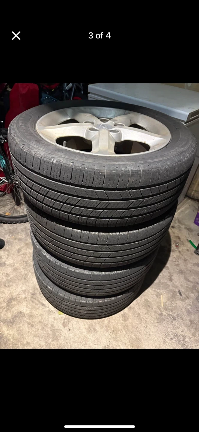 Set of 4 Michelin Tires w/ rims 215/55R17 - photo 2