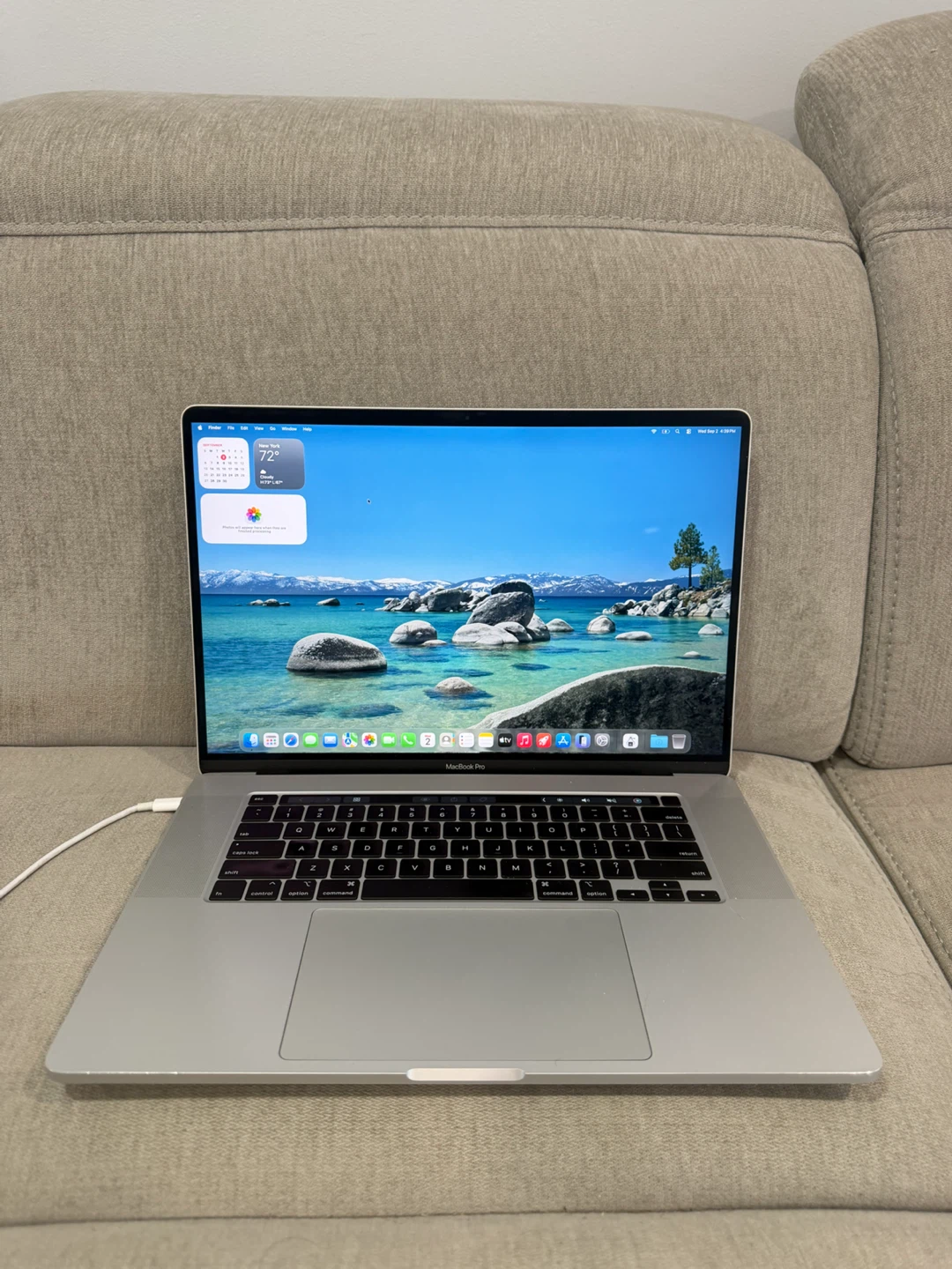 MacBook Pro 16” 2.6ghz i7 16gb ram 500gb ssd
