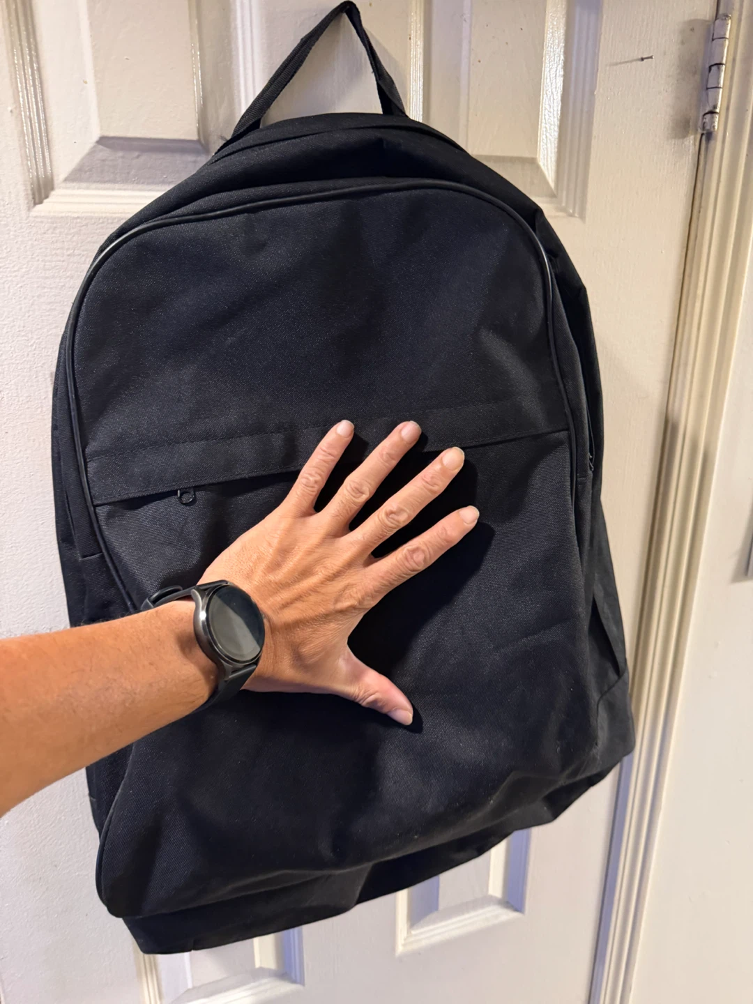 Simple Black Backpack - photo 3