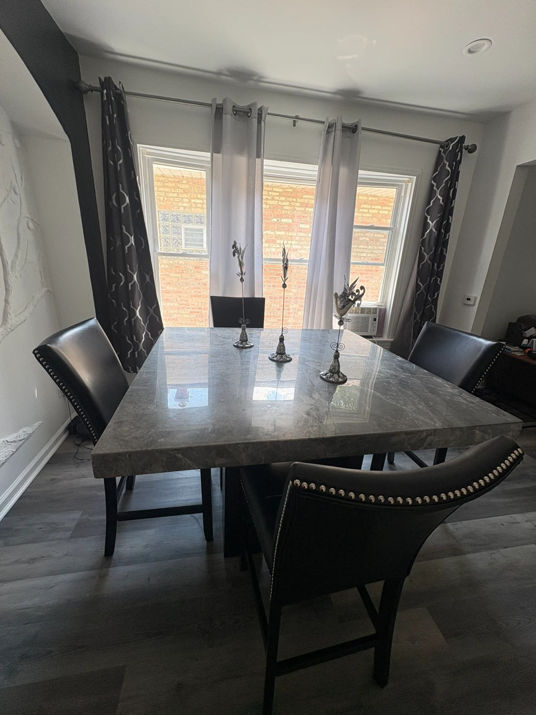 Table and chairs - photo 2