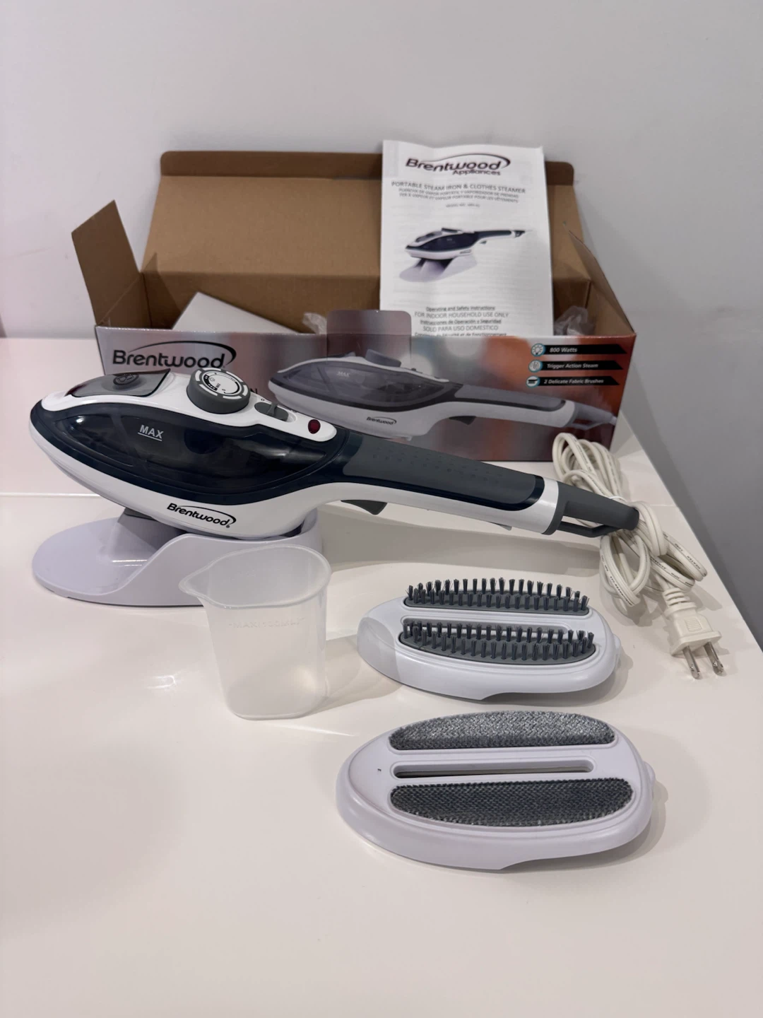 Brentwood Clothes Steamer and Iron Non-Stick, Handheld - photo 2