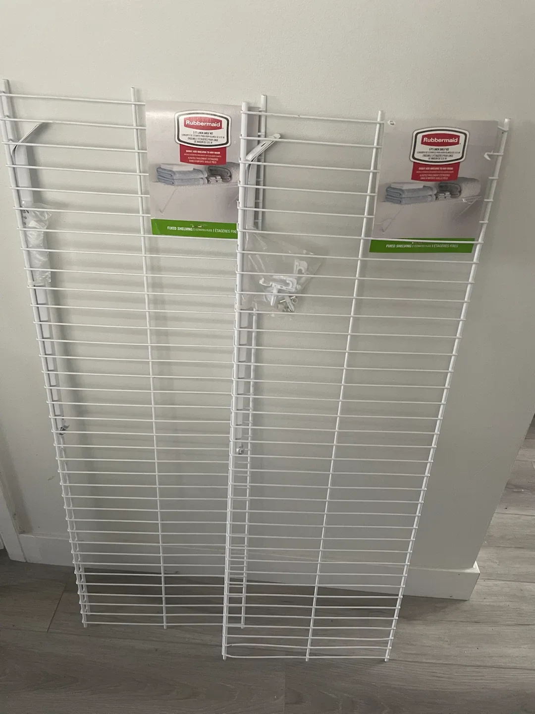 Rubbermaid 3 ft Linen Shelf Kit
