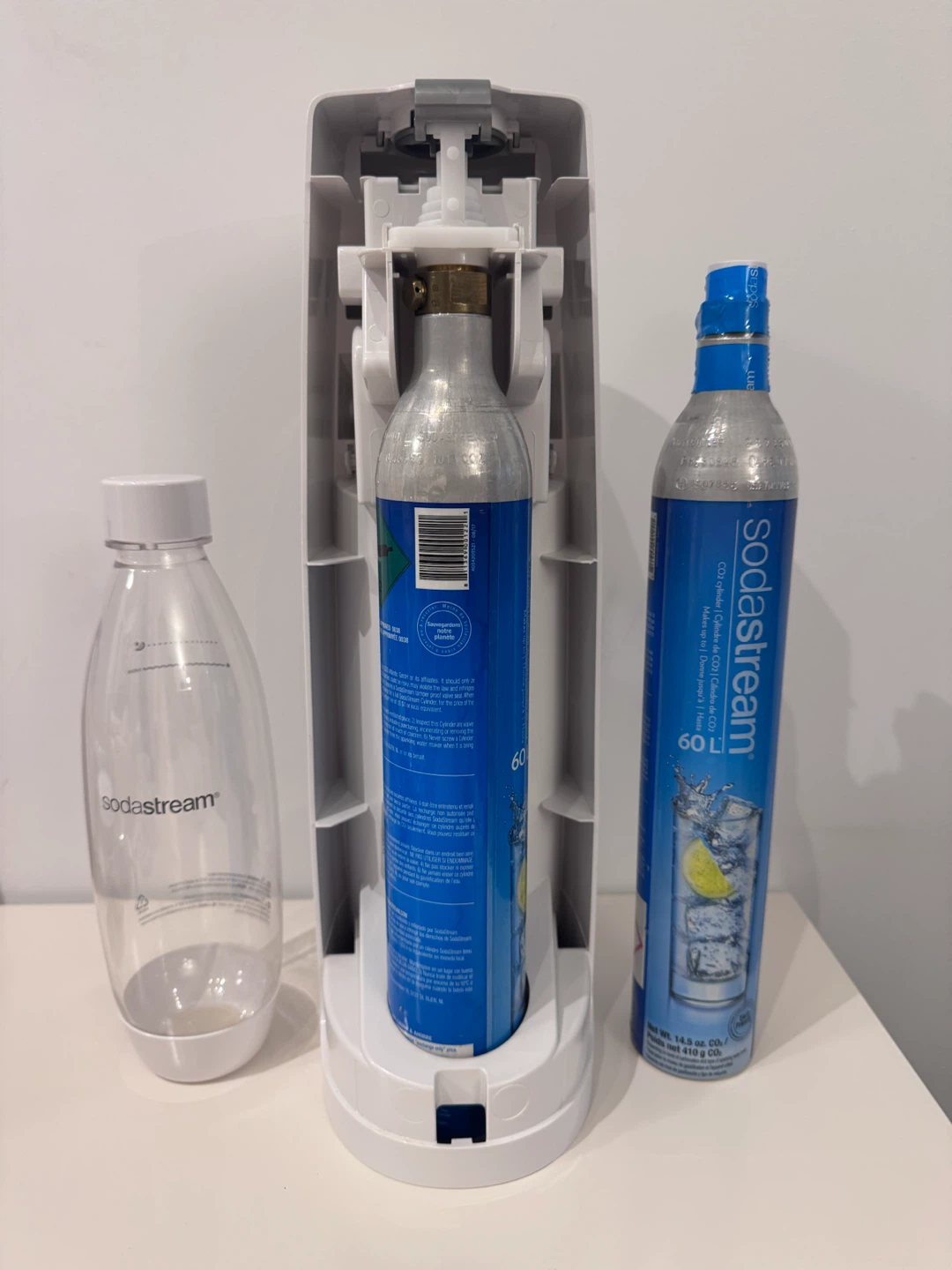 Soda Stream Machine with CO2 Carbonating Cylinder - photo 2