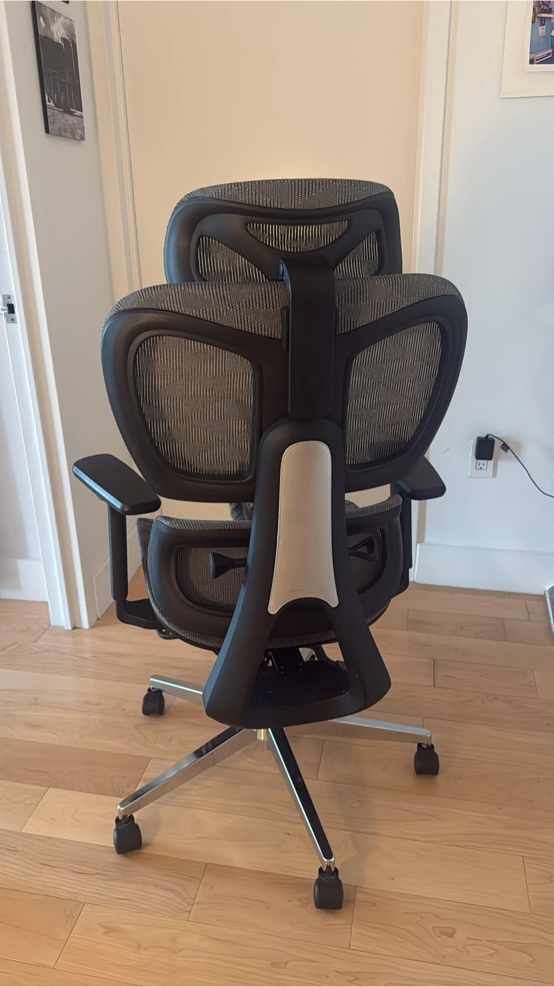 Ergonomic Mesh Office Chair - photo 3