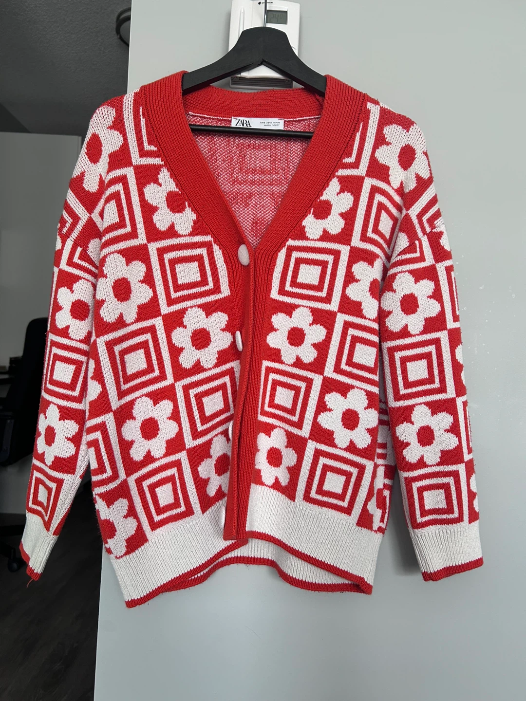 Zara Red and White Flower Print Cardigan Size S