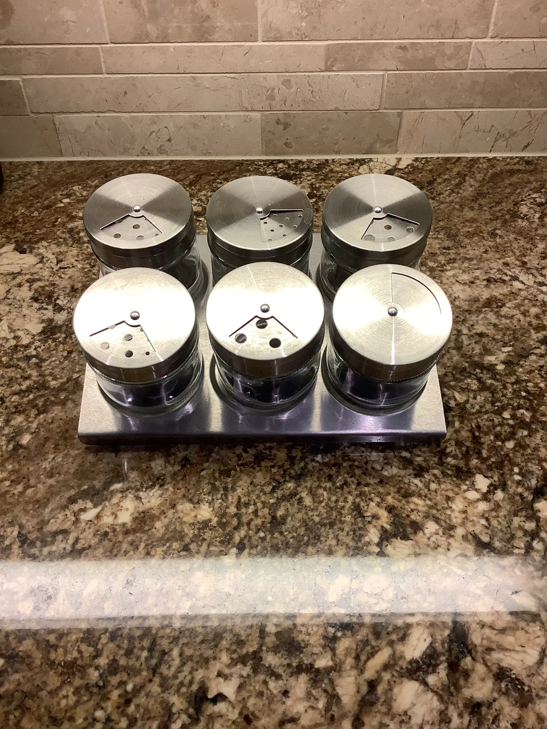 Spice Rack with 6 Jars