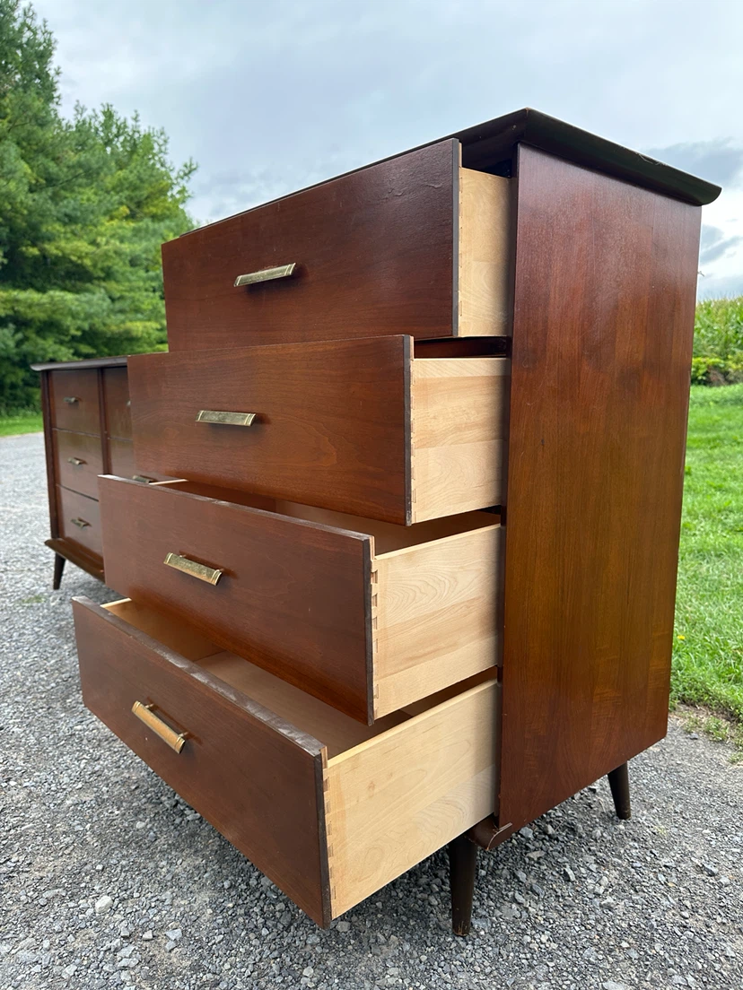 Vintage MCM Walnut Dresser Set (CAN DELIVER) - photo 4