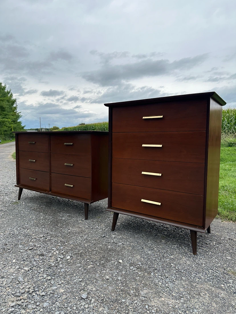 Vintage MCM Walnut Dresser Set (CAN DELIVER) - photo 5
