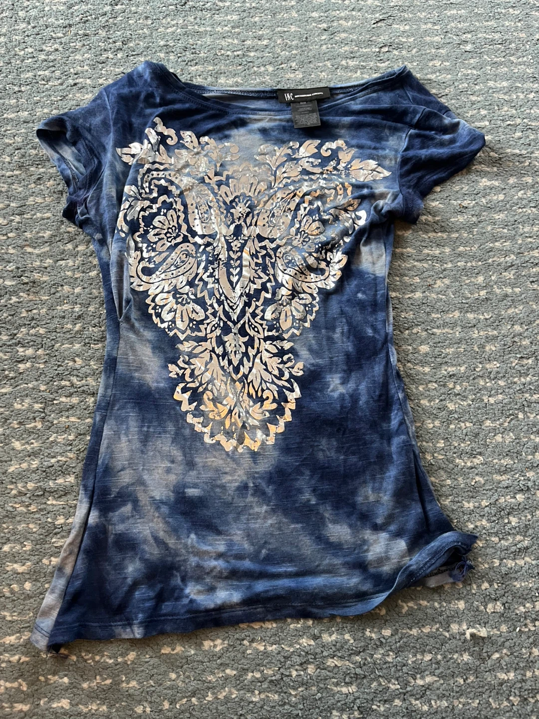 blue tie-dye top with silver design