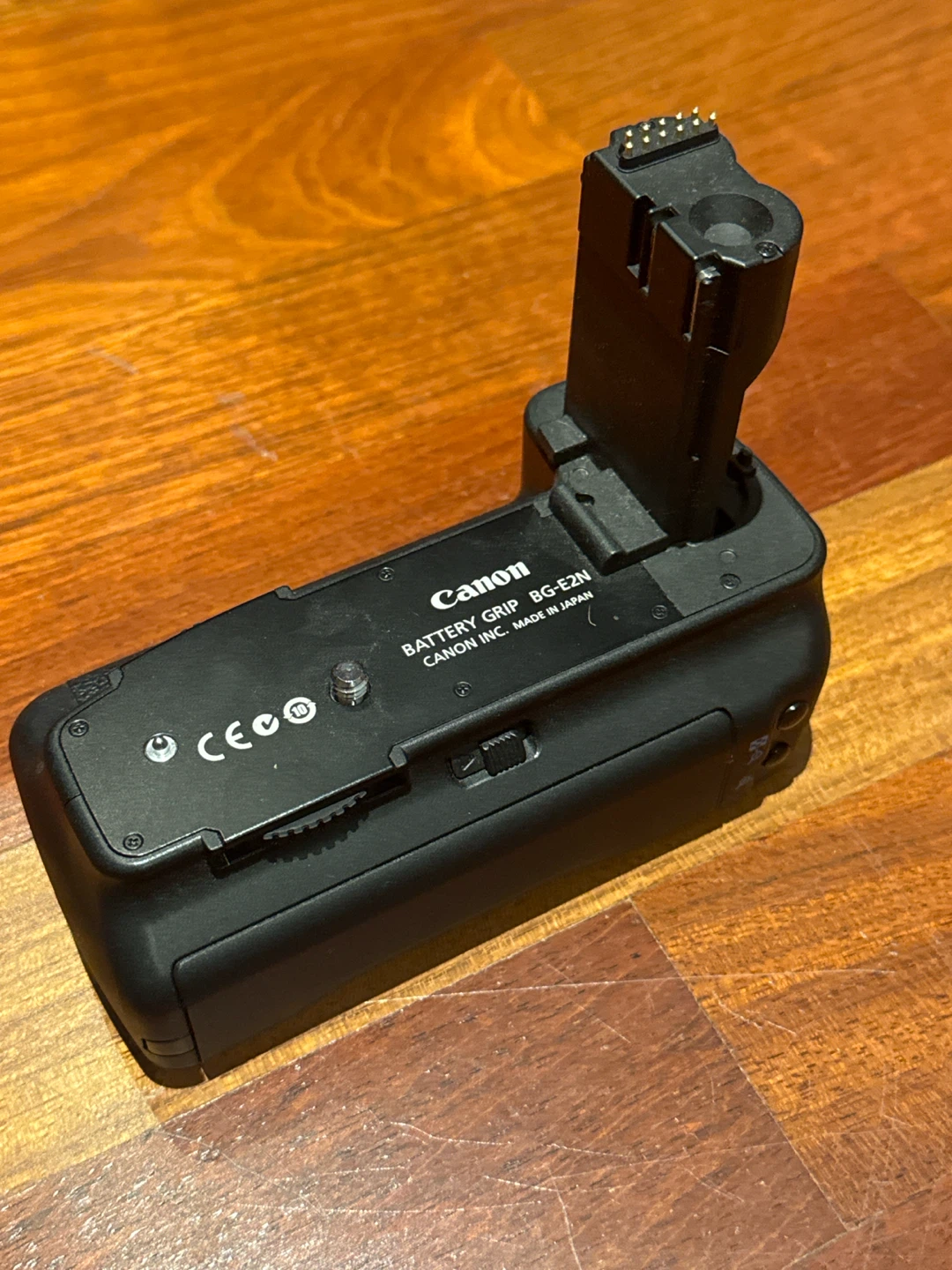 Canon Battery Grip BG-E2N with BGM-E2 Magazine