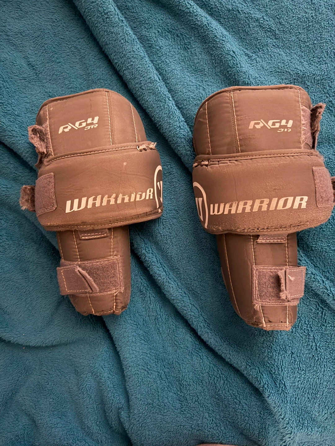 Warrior RG4 Jr Hockey Knee Pads