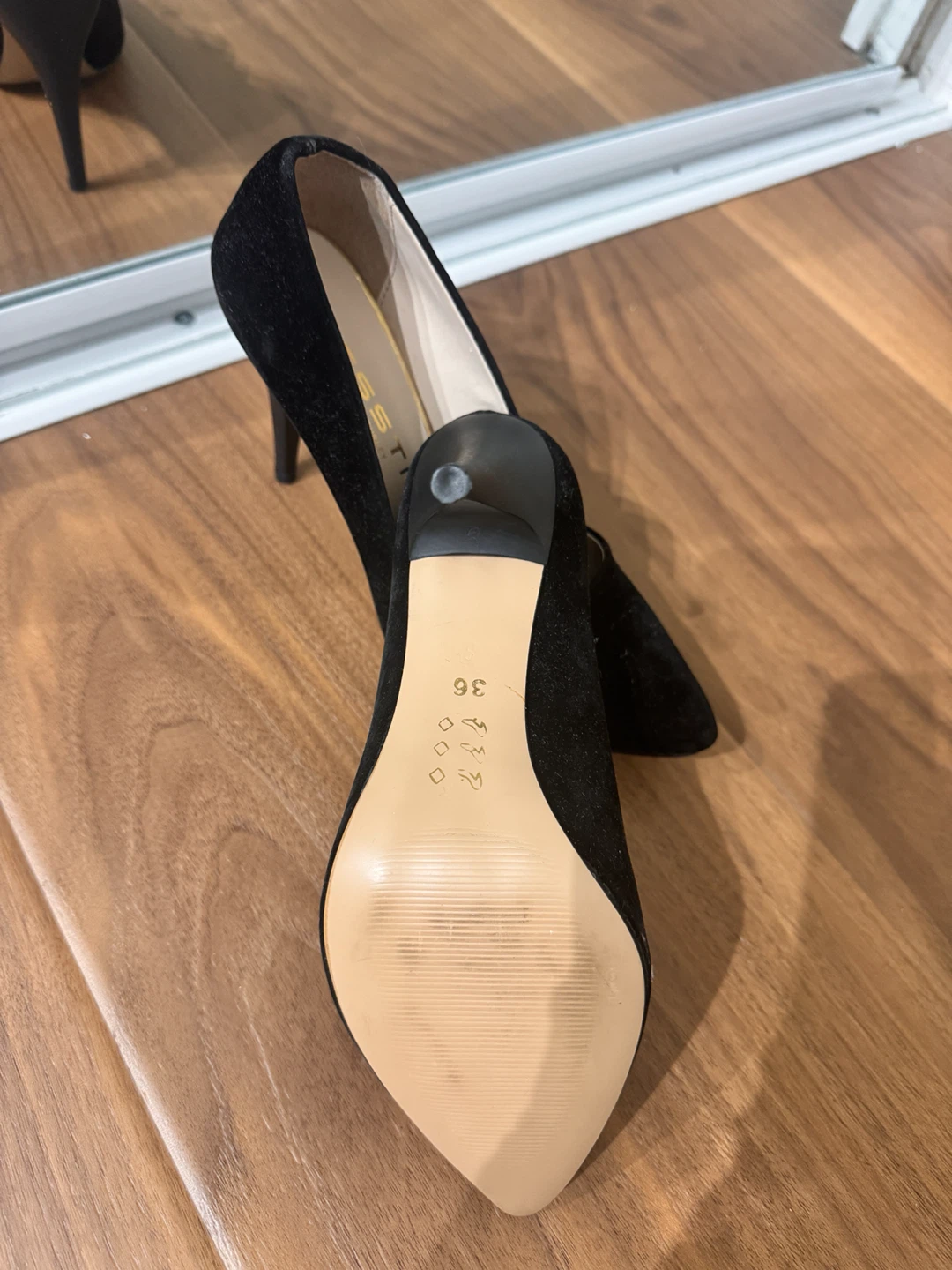 ESSTI black suede heels - photo 3