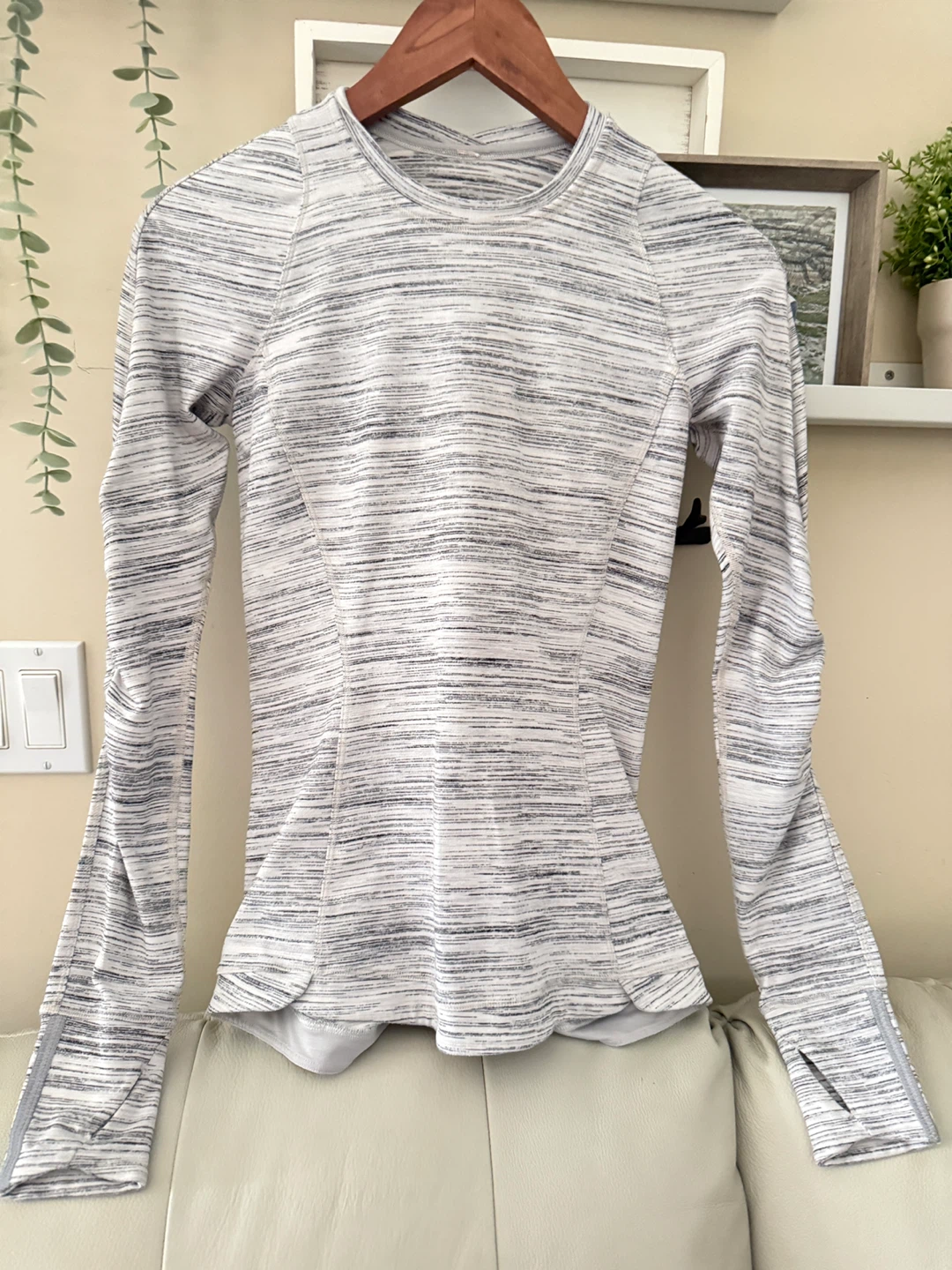 Lululemon Long Sleeve Top - photo 2