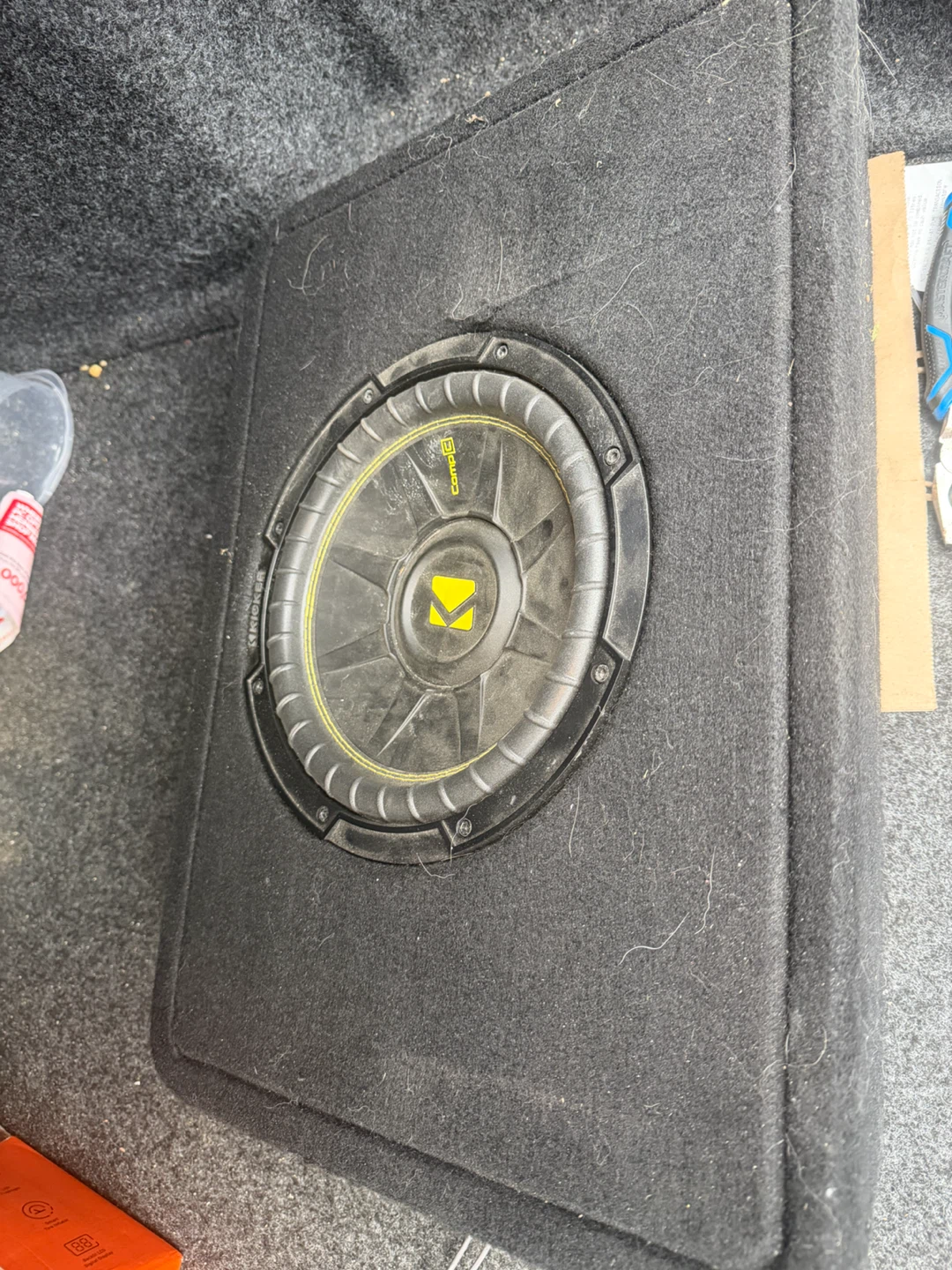 Kicker 10” subwoofer