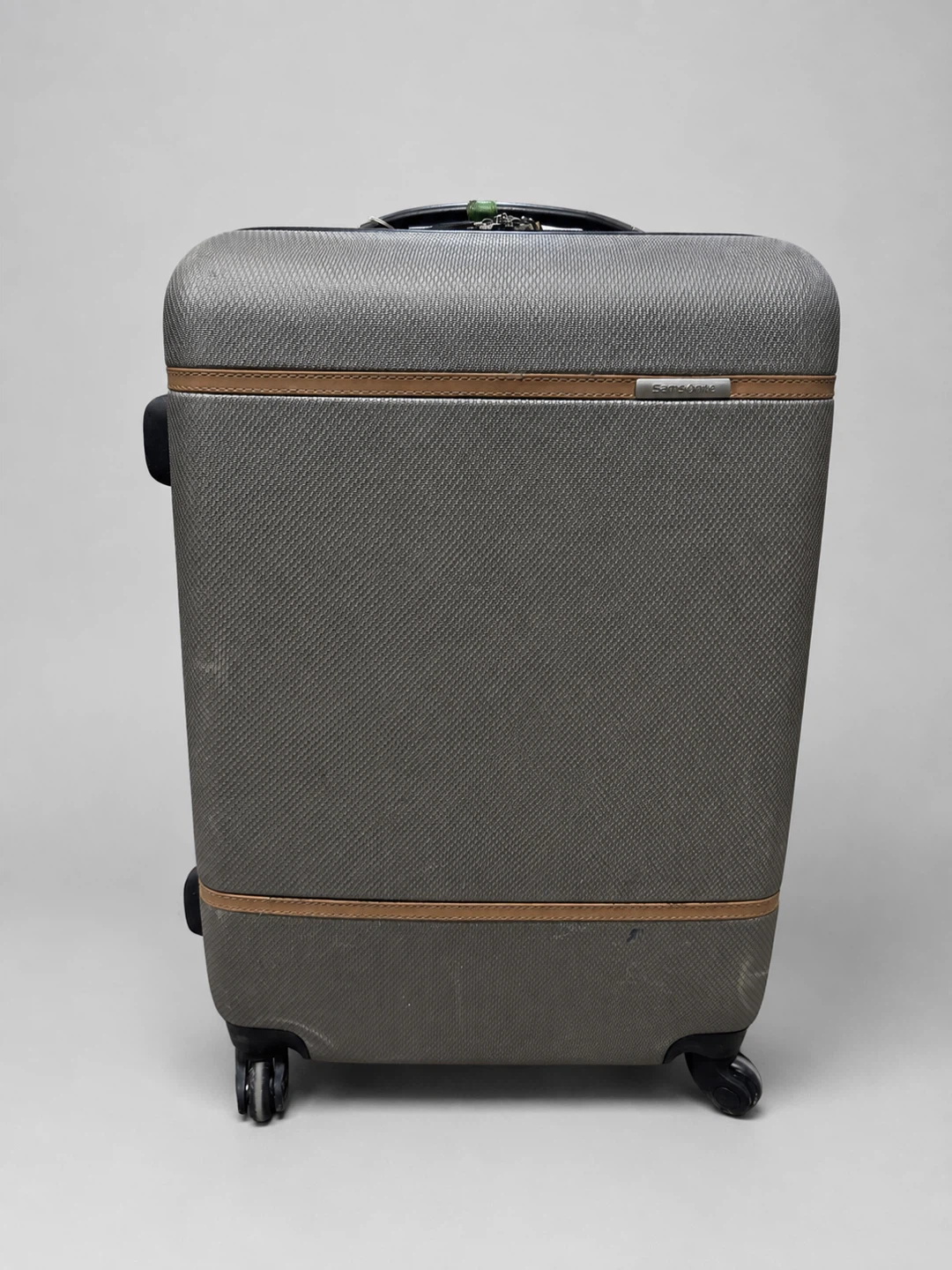 Large Samsonite Hardside Spinner Suitcase