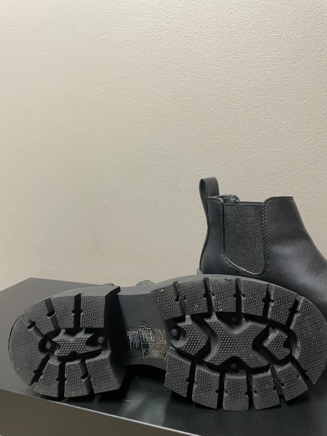 Black H&M Platform Chelsea Boots - photo 4