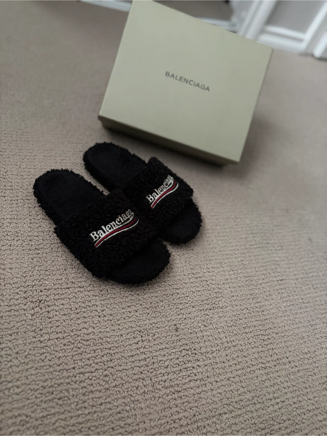 Balenciaga slides size 8.5