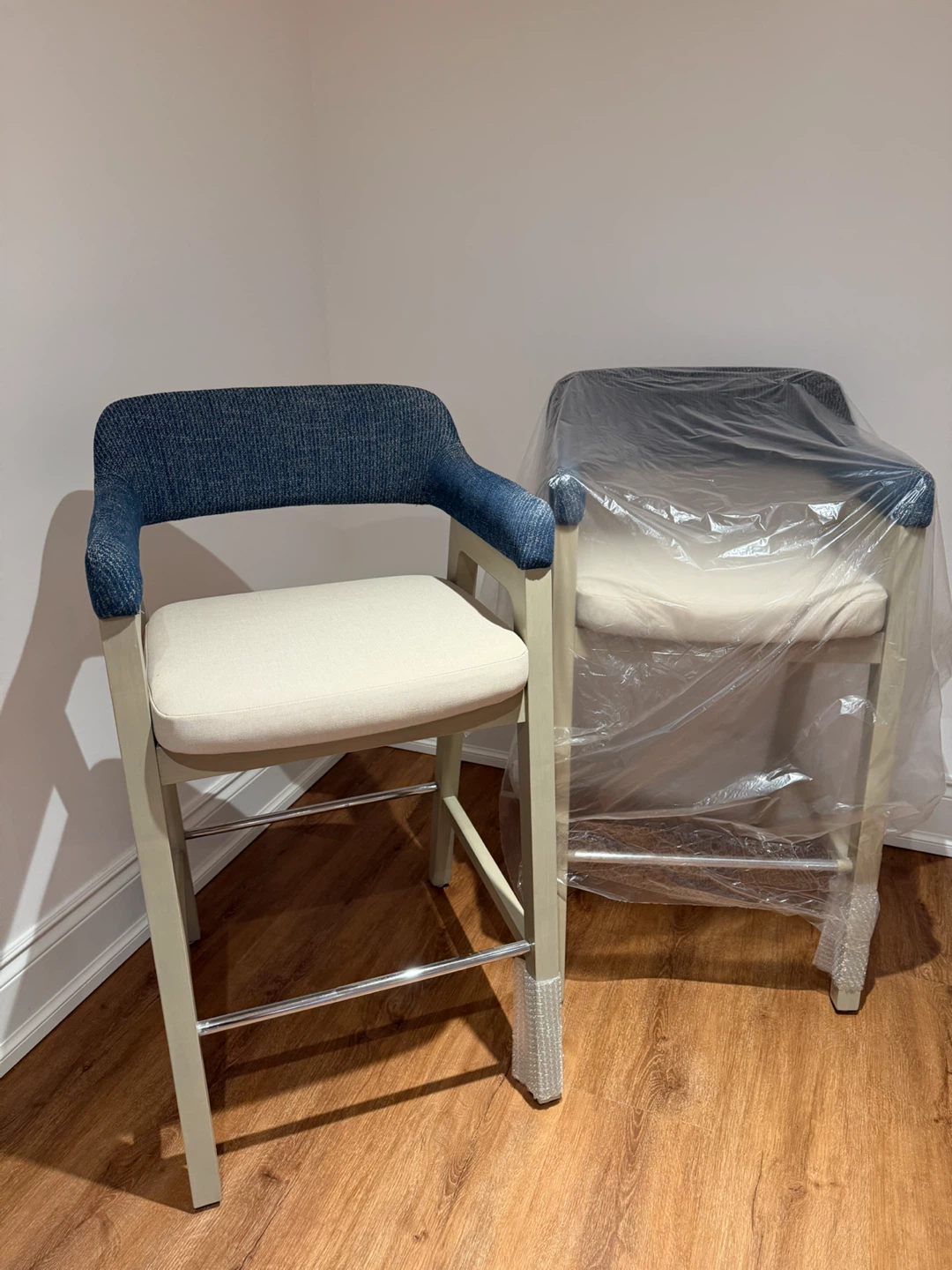 NEW Two-tone upholstered bar stools SEAT HEIGHT 30” - photo 5