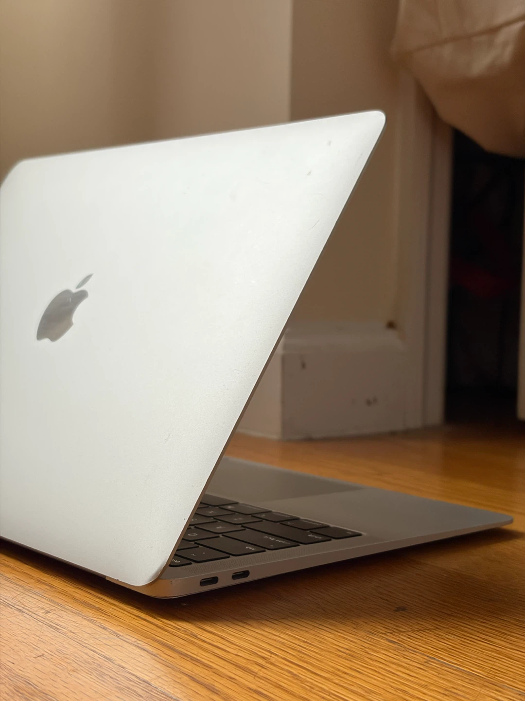 MacBook Air (Retina, 13-inch, 2019) — i5 / 8GB - photo 3