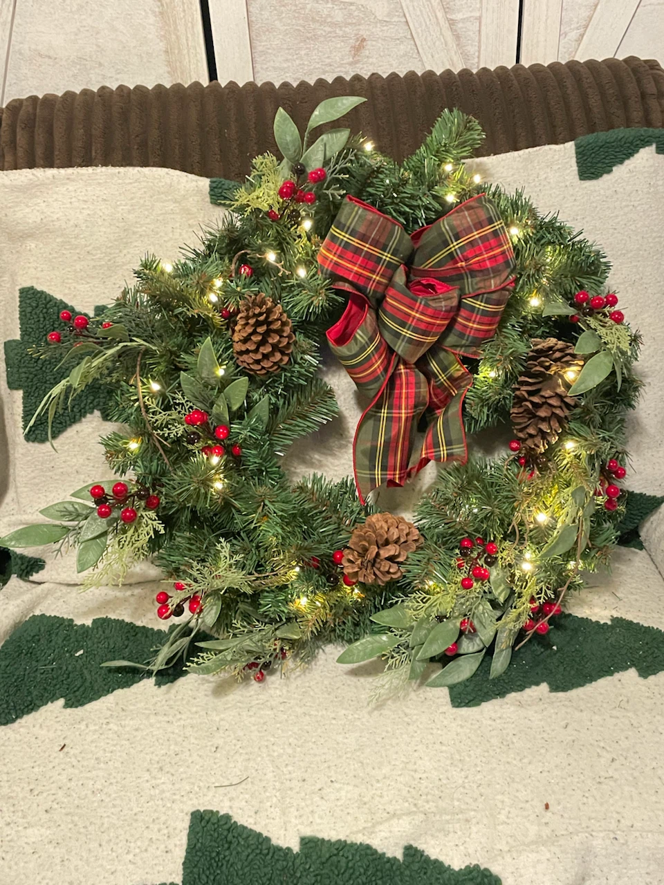 Greenfields Decor Battery Operated Christmas Wreath - photo 3