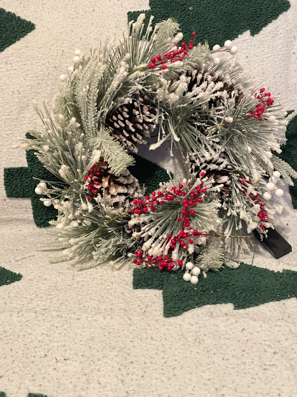 Lighted Artificial Christmas Wreath - photo 4