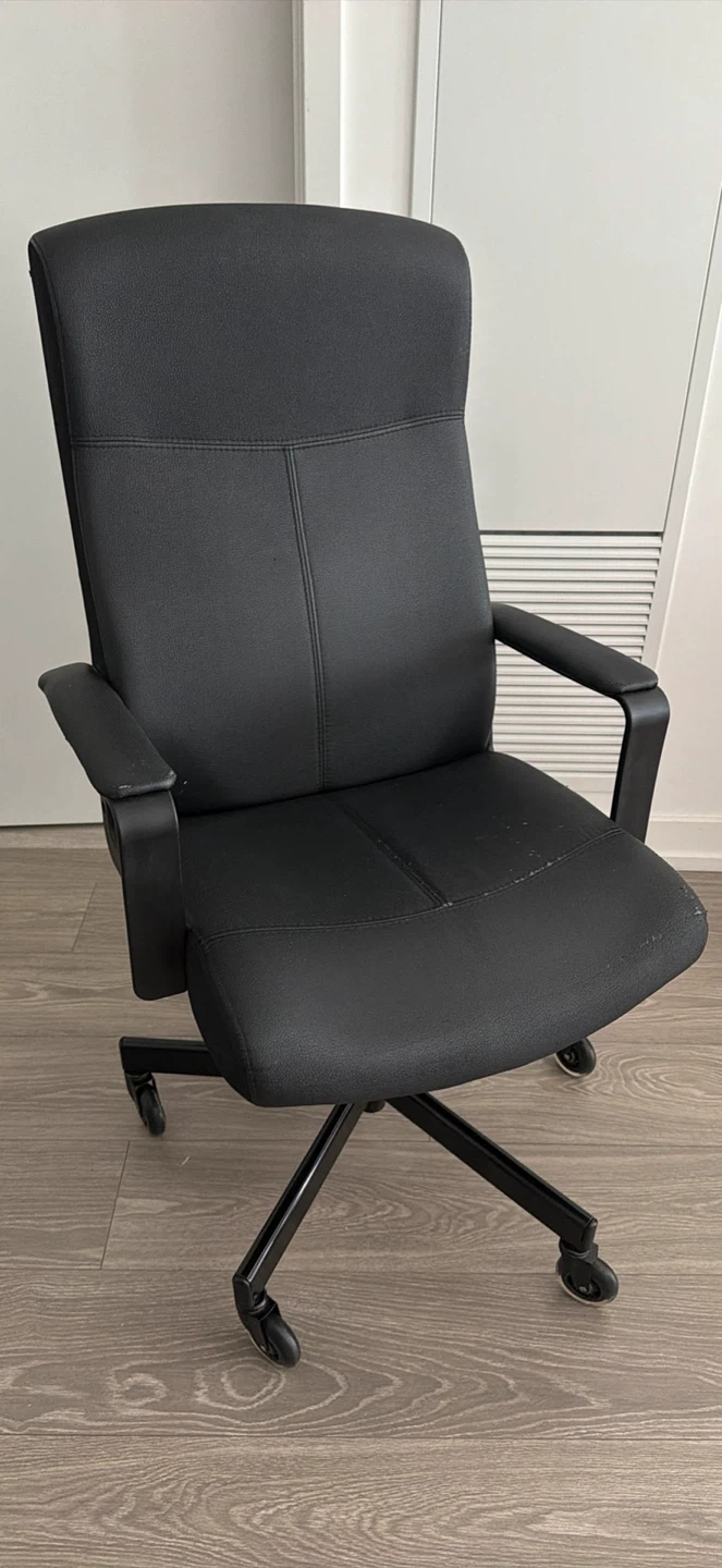 Black Office Chair - anti scratch casters