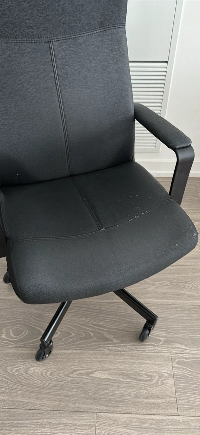 Black Office Chair - anti scratch casters - photo 2