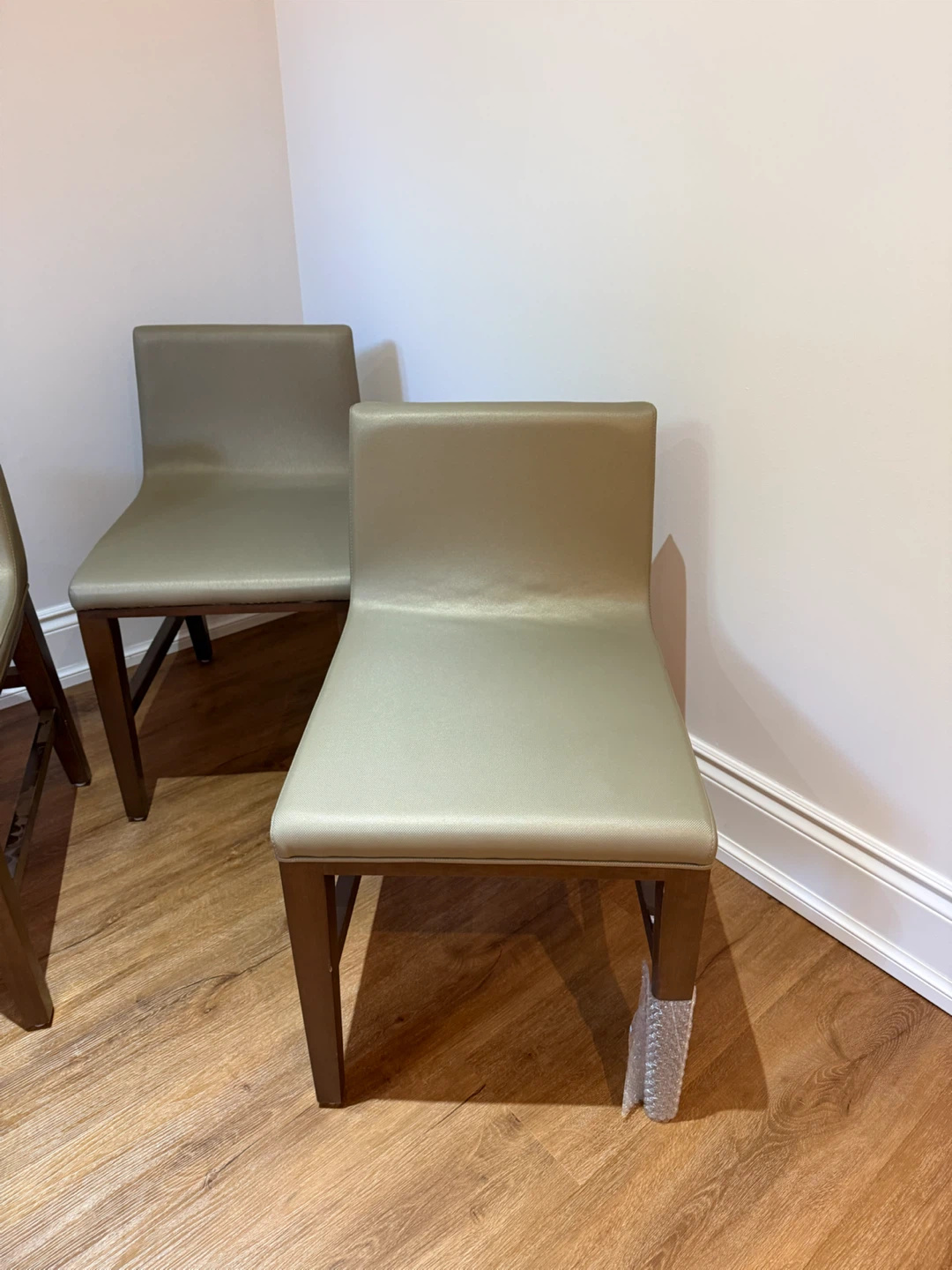 NEW Set of 3 modern dining stoolsSEAT HEIGHT 19” - photo 2
