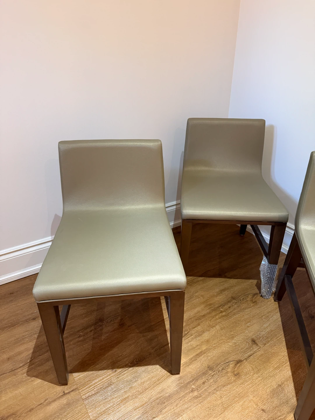 NEW Set of 3 modern dining stoolsSEAT HEIGHT 19” - photo 3