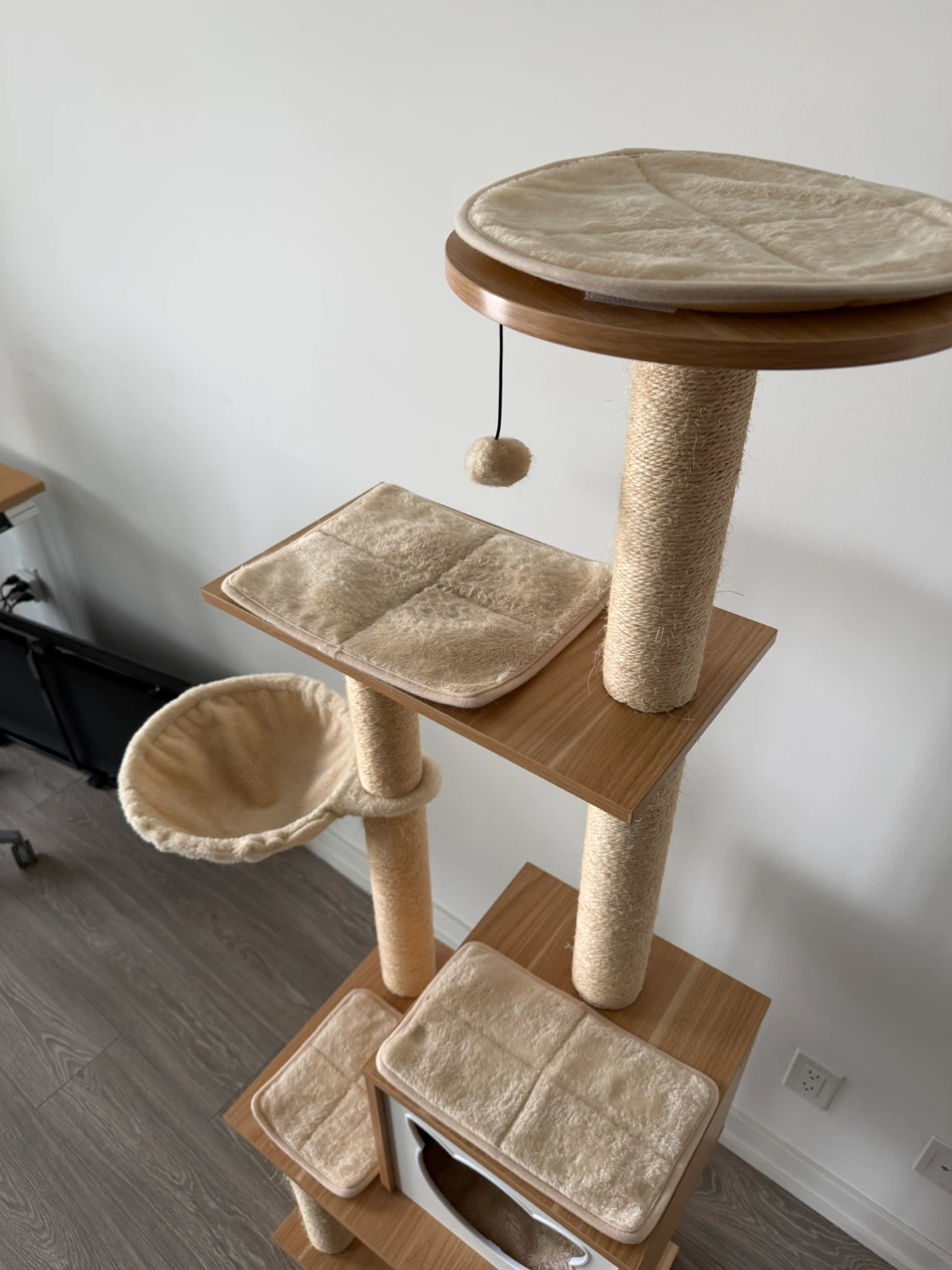 Multi-level Cat Tree with scratching posts - photo 3