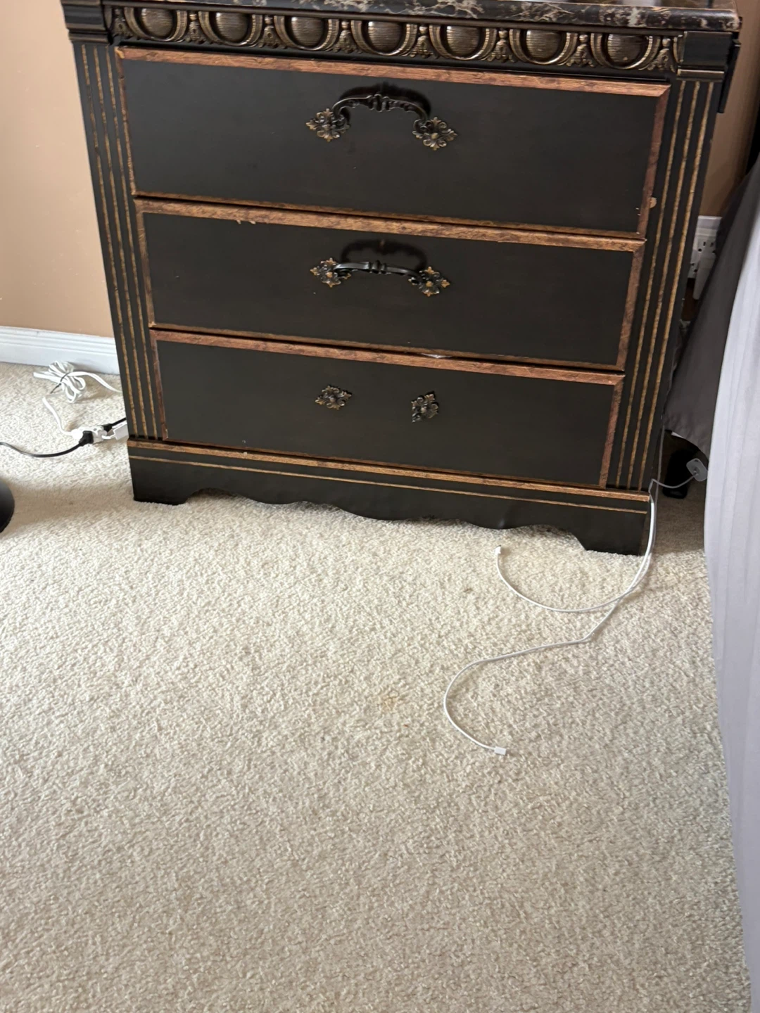 Black and gold bedroom furniture set - photo 3