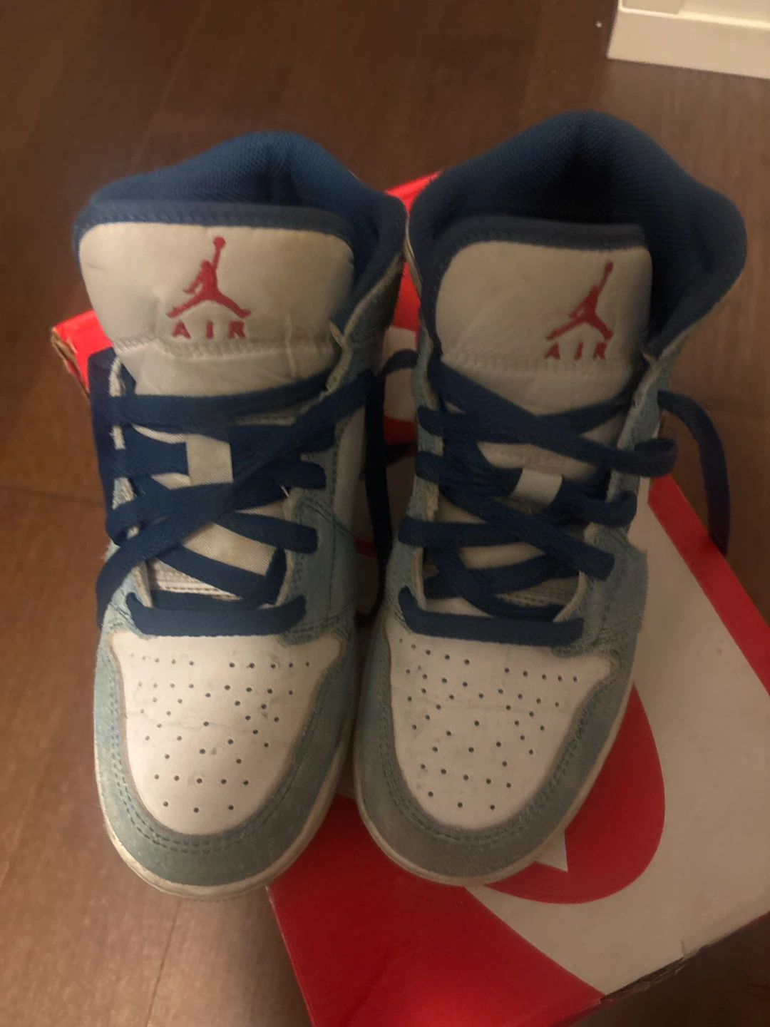 Air Jordan 1 Mid Shoes Youth Size 4Y