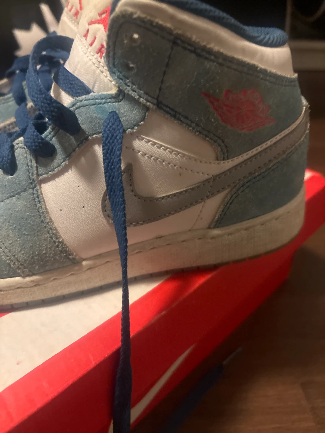 Air Jordan 1 Mid Shoes Youth Size 4Y - photo 2
