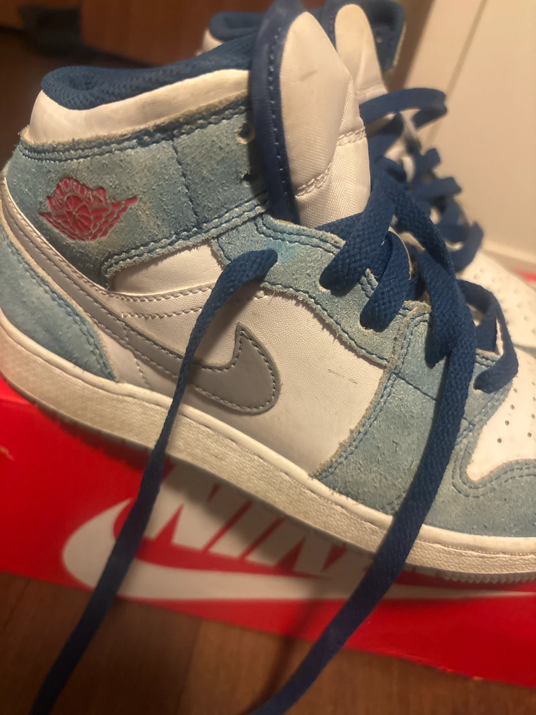Air Jordan 1 Mid Shoes Youth Size 4Y - photo 3