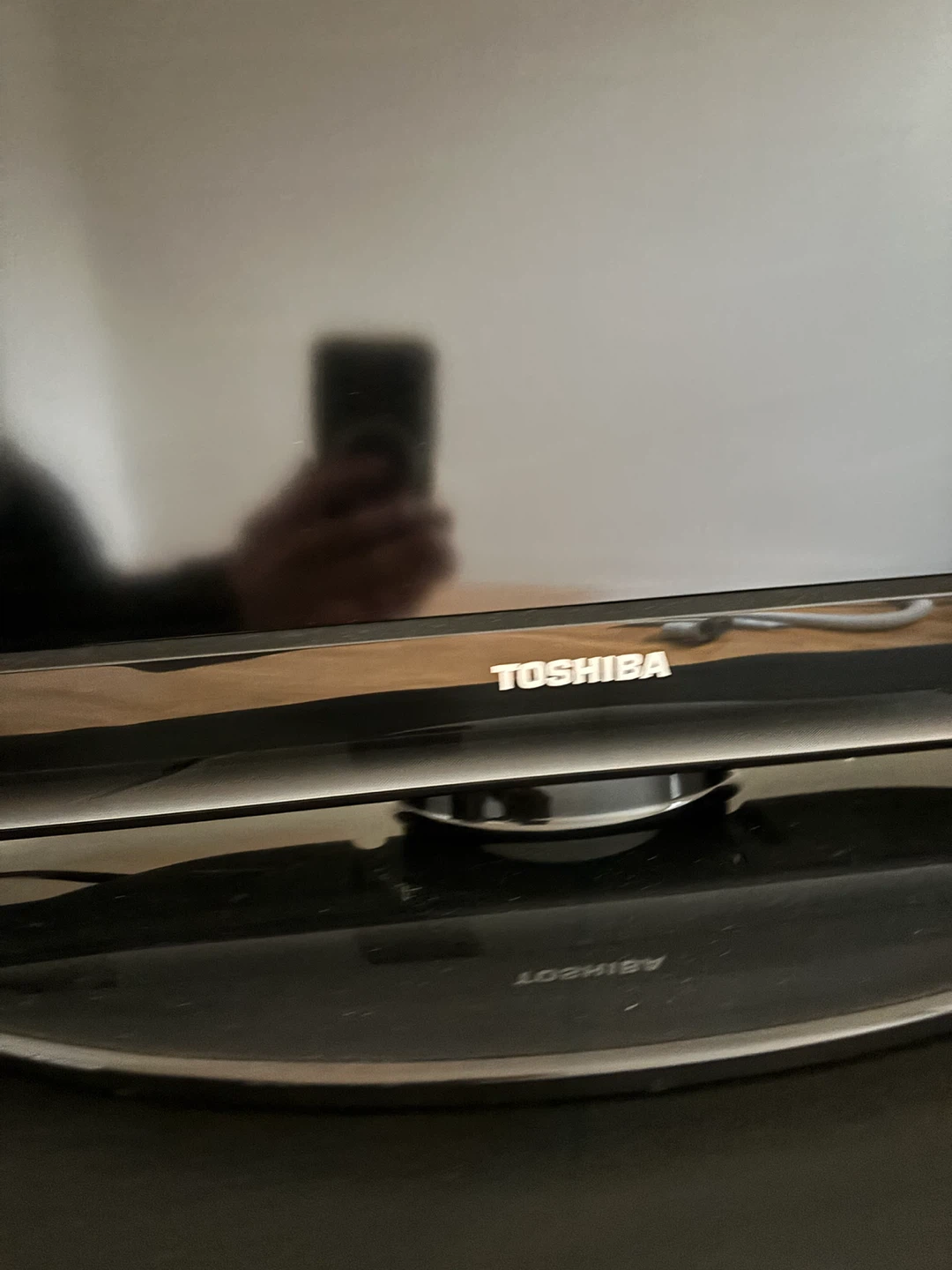 Toshiba 32-inch Television 32C120U WITH TV STAND - photo 5