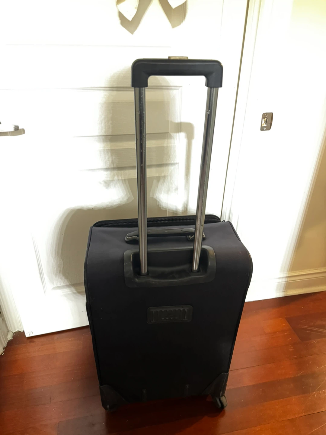SwissGear Black Wheeled Suitcase - photo 3