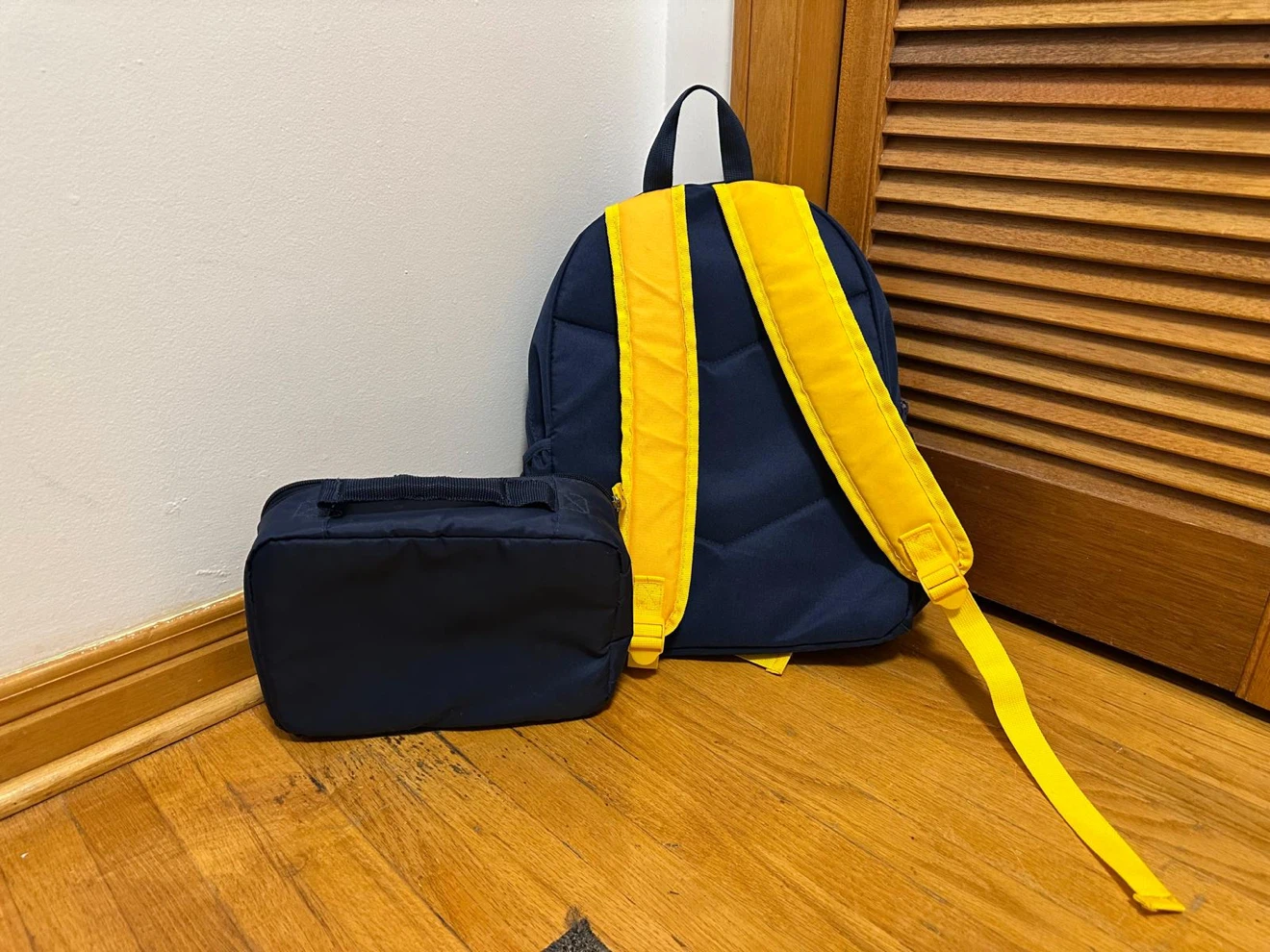 Crayola Backpack and Lunch Bag Set - photo 2