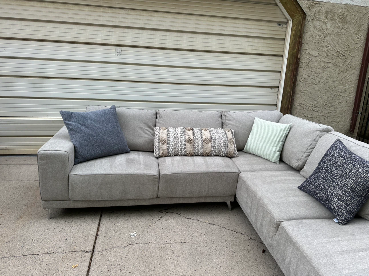 THE BRICK - Large Light Grey Modern 2-Piece Sectional Sofa - photo 3