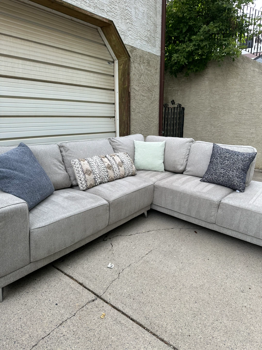 THE BRICK - Large Light Grey Modern 2-Piece Sectional Sofa - photo 5