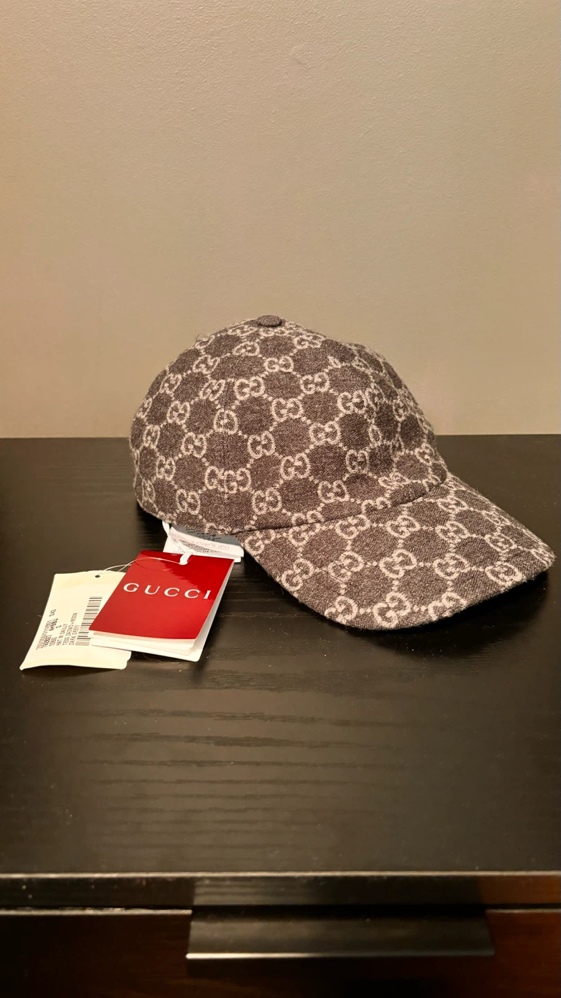*authentic* Gucci GG Monogram Baseball Cap - photo 2
