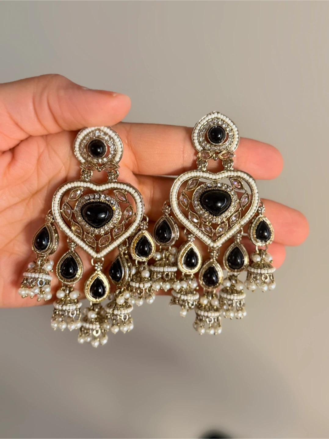 Black and white heart design jhumka earrings - photo 2