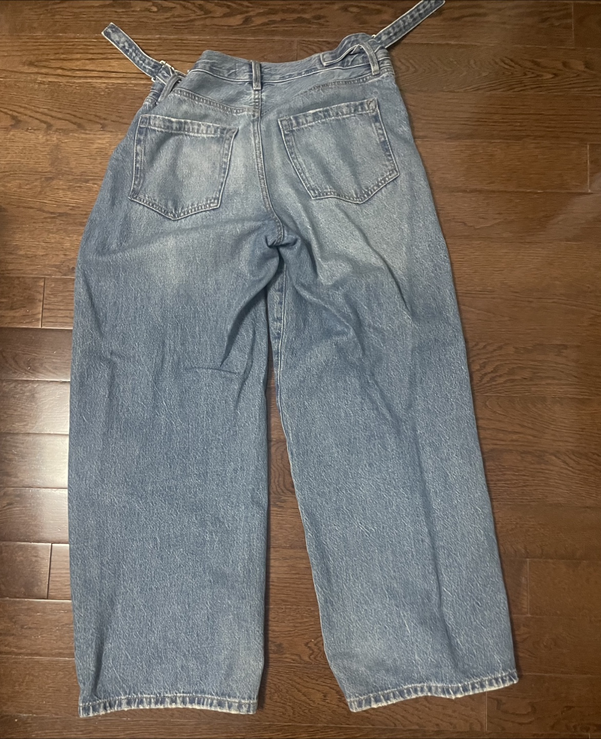Women’s baggy jeans